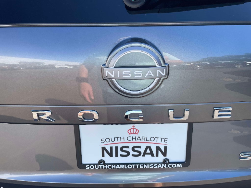 Used 2023 Nissan Rogue SV AWD/4WD image 13