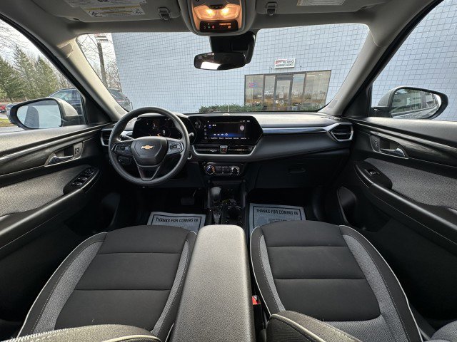 Used 2025 Chevrolet TrailBlazer LT image 16