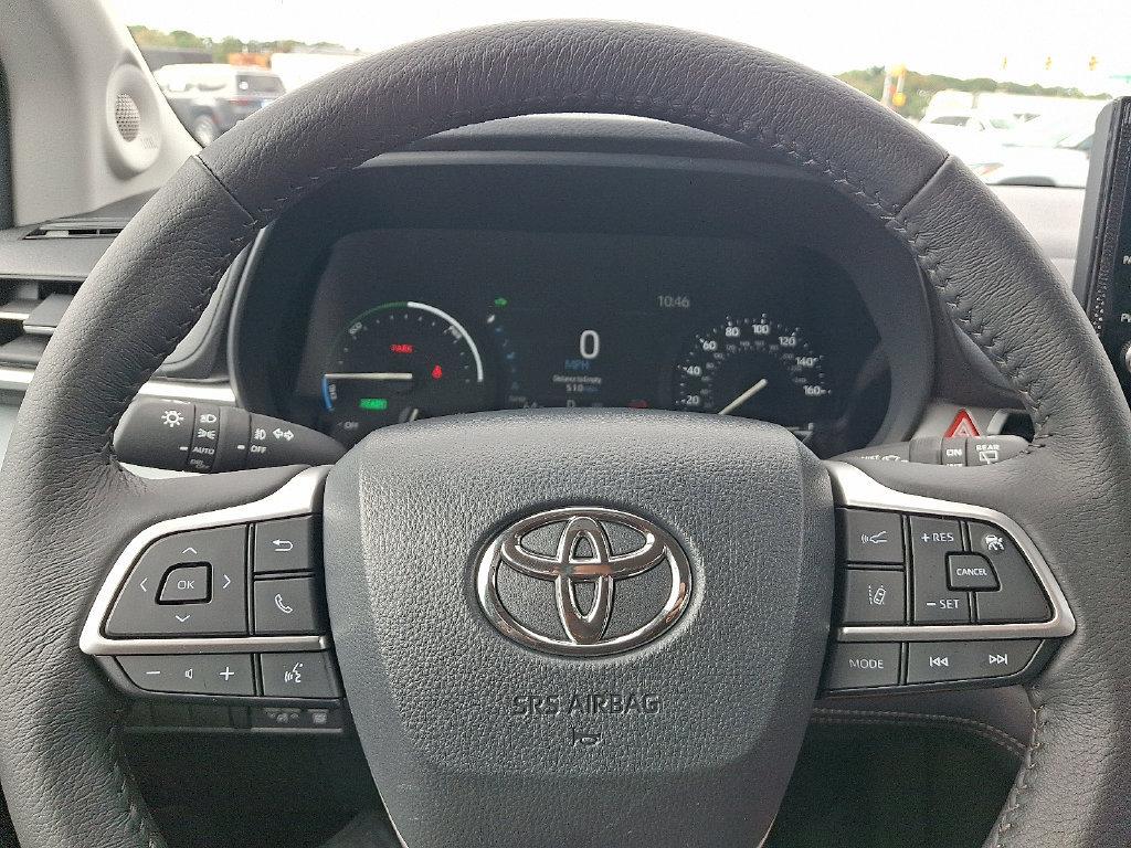 Certified 2026 Toyota Sienna XLE FWD image 22
