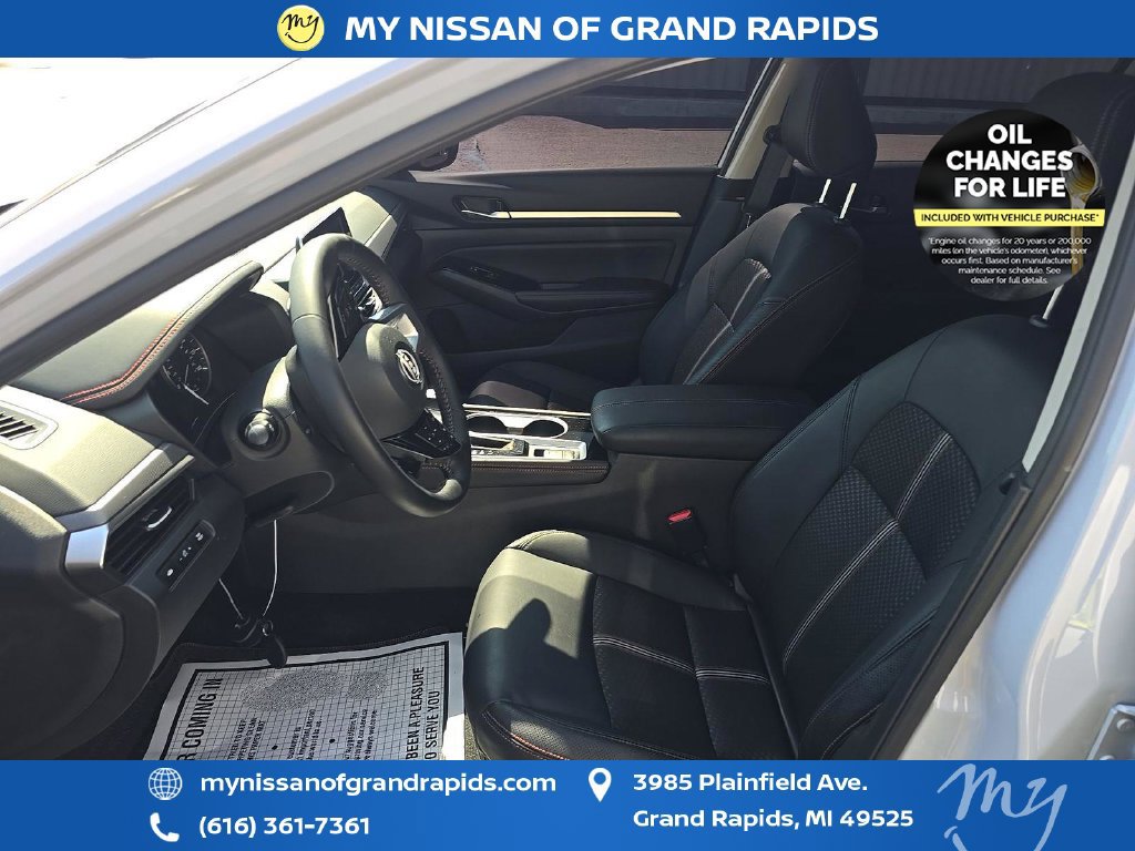 Used 2025 Nissan Altima 2.5 SR AWD/4WD image 6