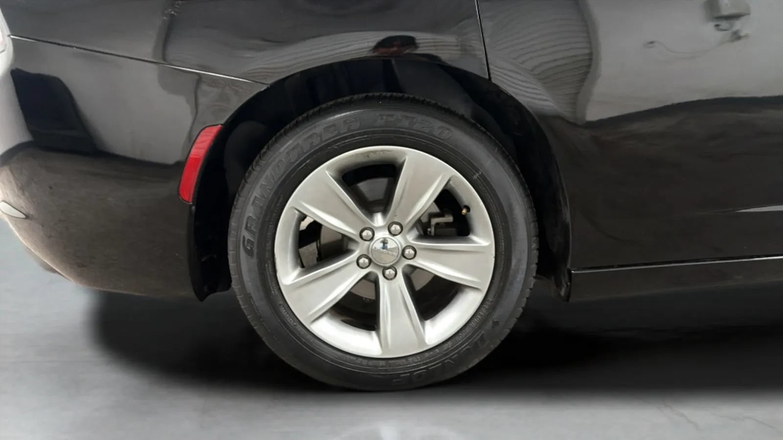 Used 2016 Dodge Charger SXT RWD image 26