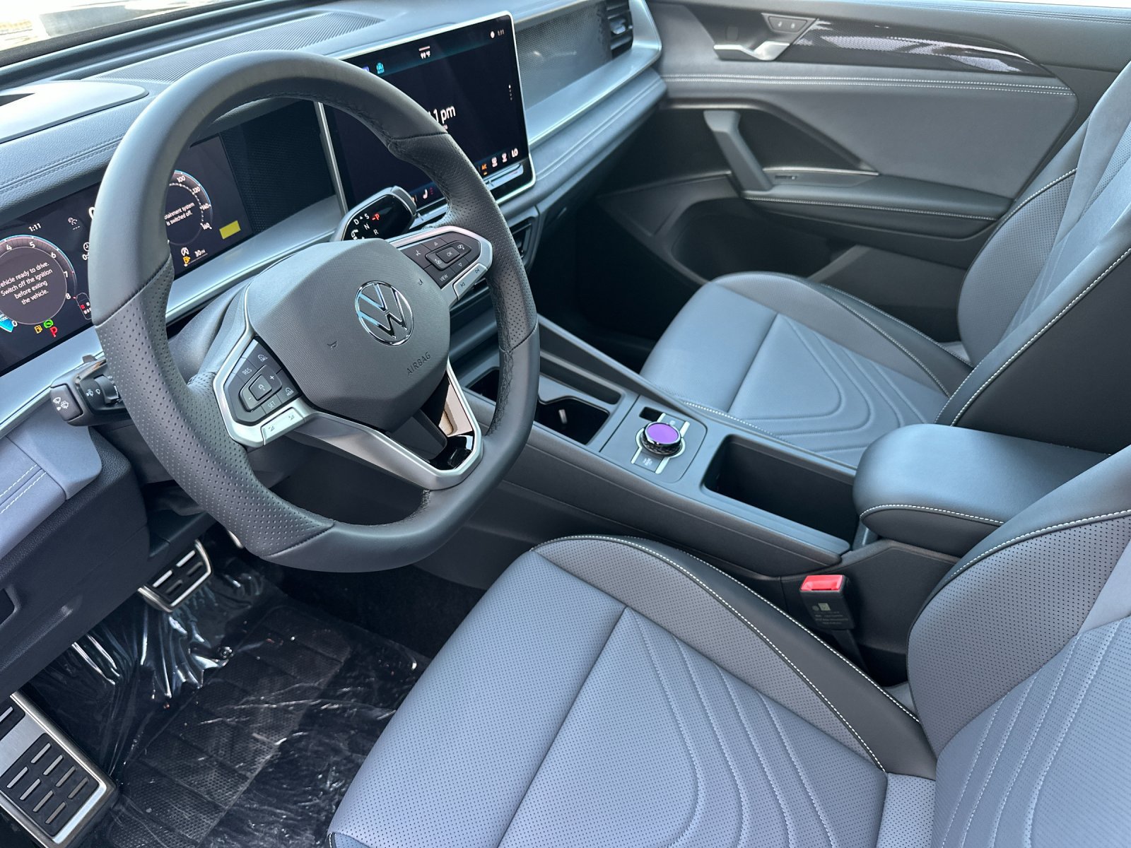 New 2026 Volkswagen Tiguan SE R-Line FWD image 10