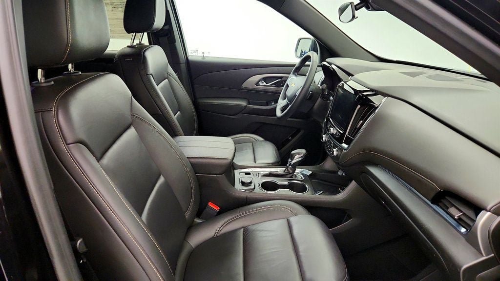 Used 2023 Chevrolet Traverse LT AWD/4WD image 23