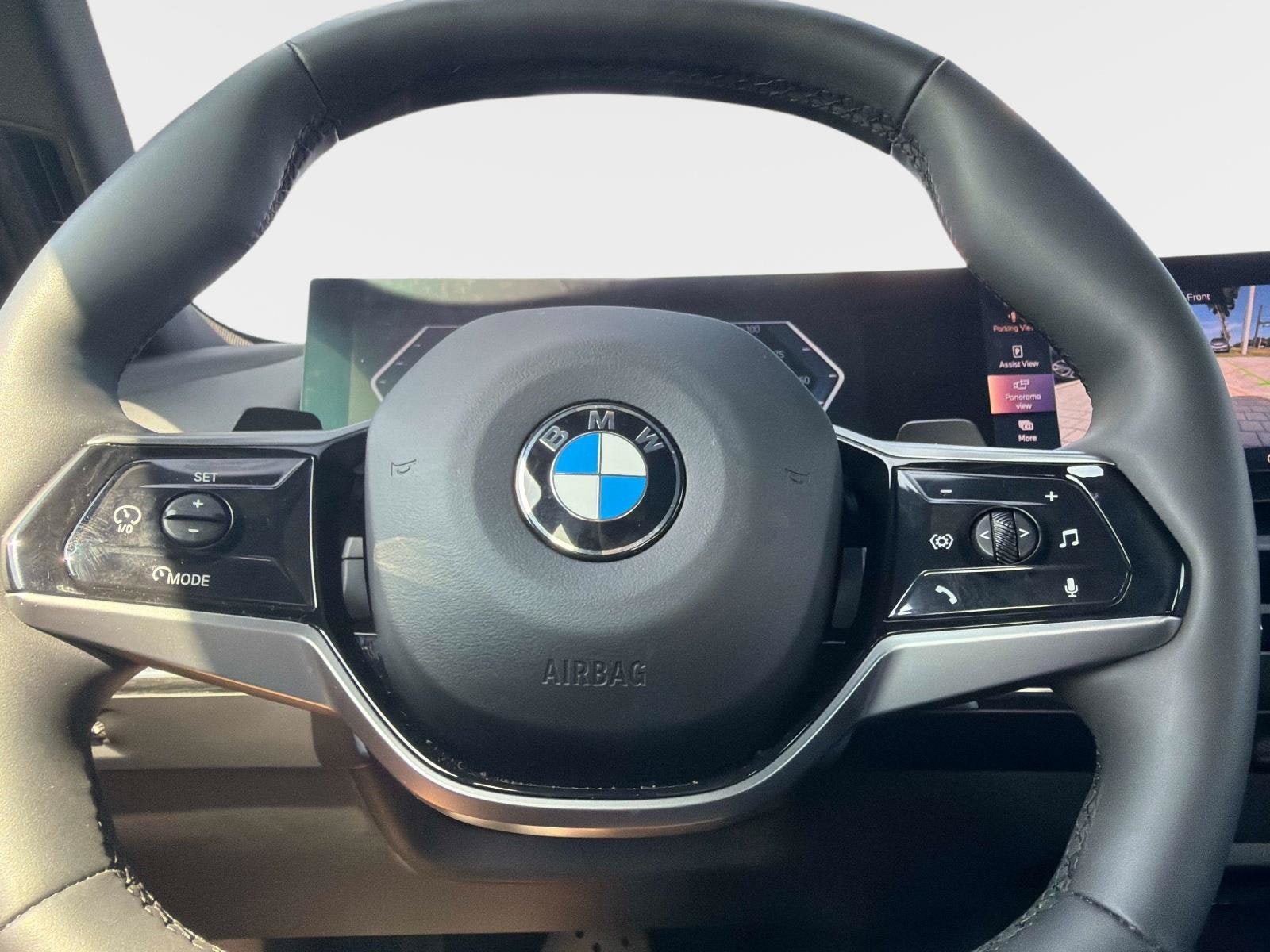 Used 2025 BMW 530i w/ Premium Package RWD image 27