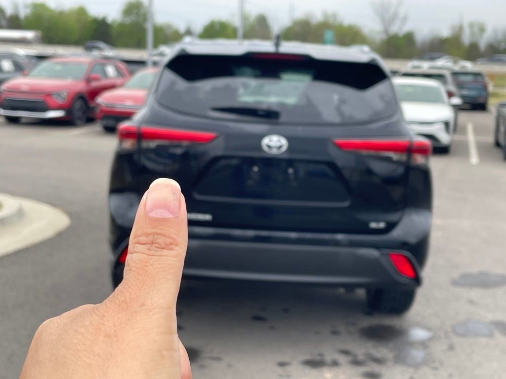 Used 2020 Toyota Highlander XLE FWD image 6