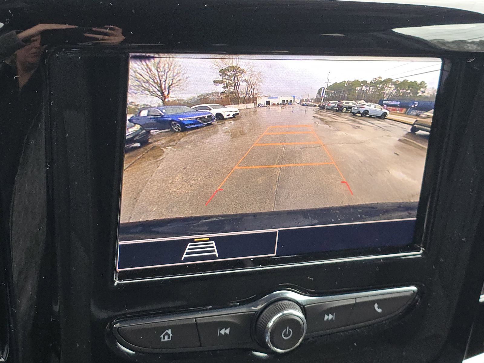 Used 2023 Chevrolet Traverse LT image 26