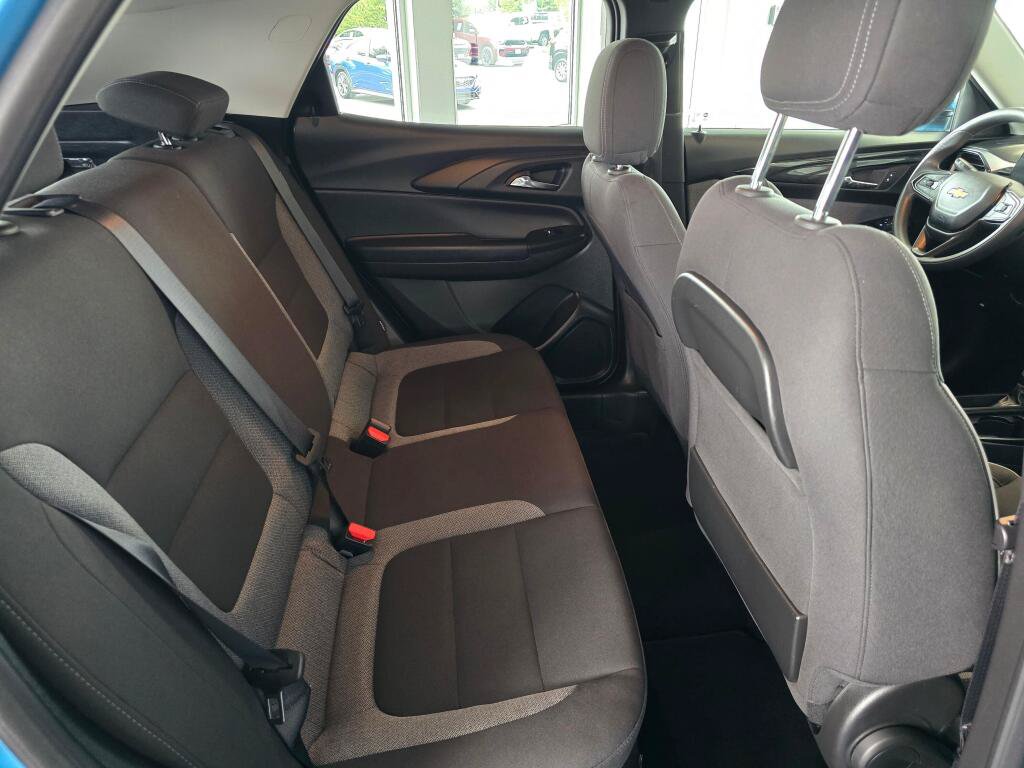 Used 2025 Chevrolet TrailBlazer LT AWD/4WD image 39