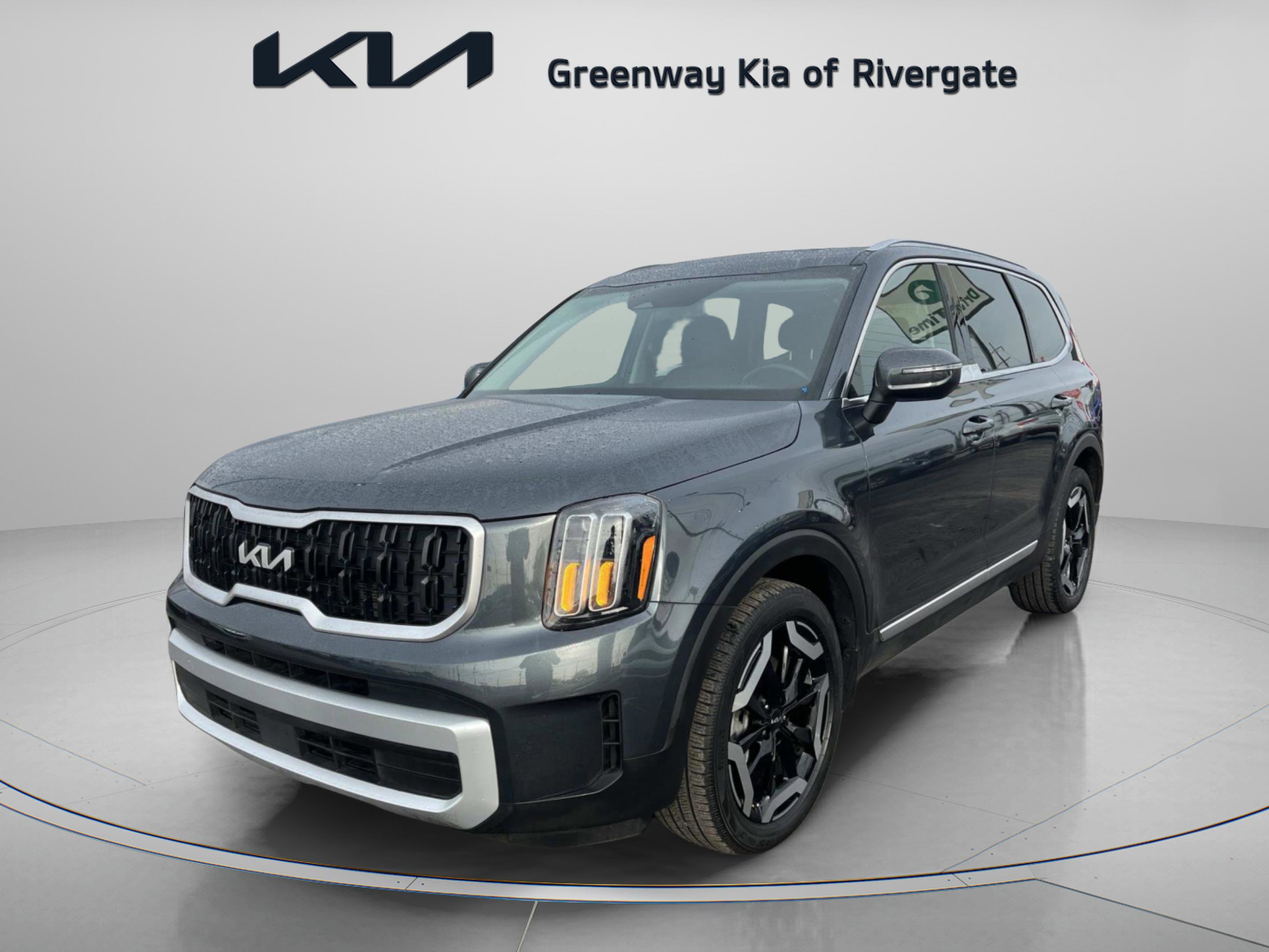 Used 2024 Kia Telluride EX image 3