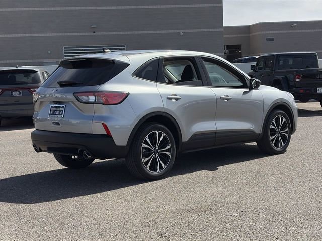 Used 2022 Ford Escape SE w/ SE Sport Appearance Package image 6