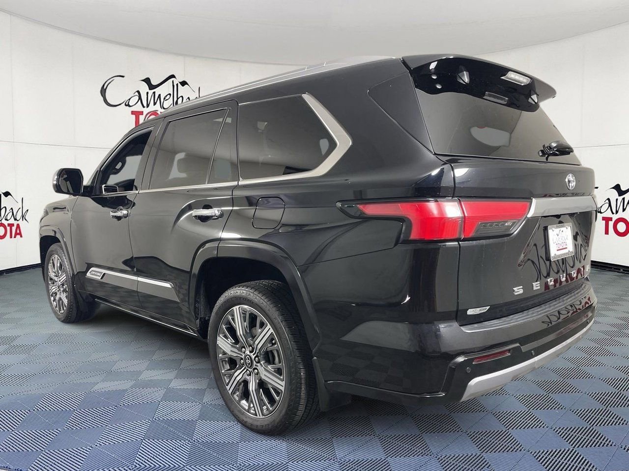 Used 2025 Toyota Sequoia Capstone image 5
