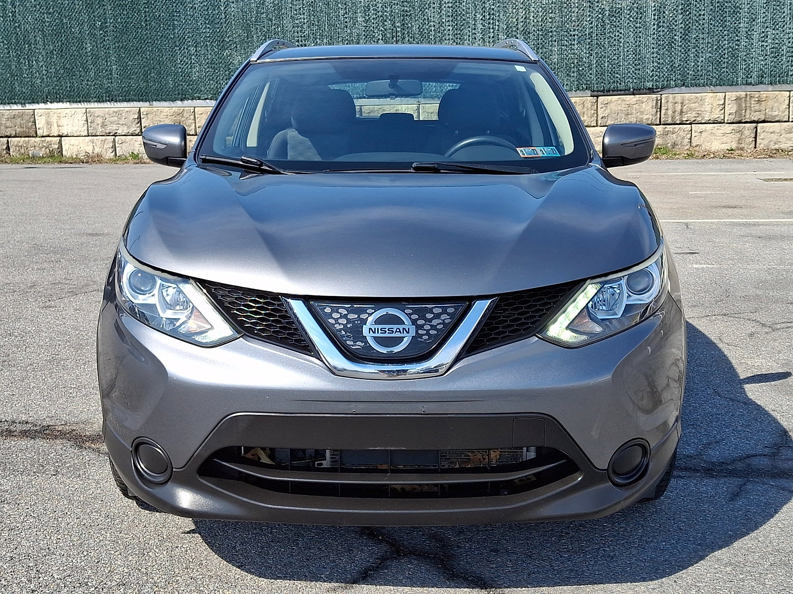 Used 2018 Nissan Rogue Sport SV image 2