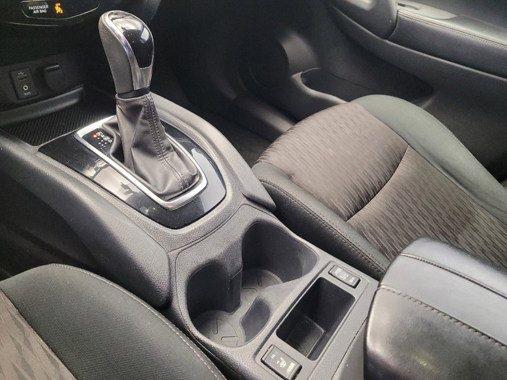 Used 2017 Nissan Rogue SV w/ Midnight Edition Package image 26