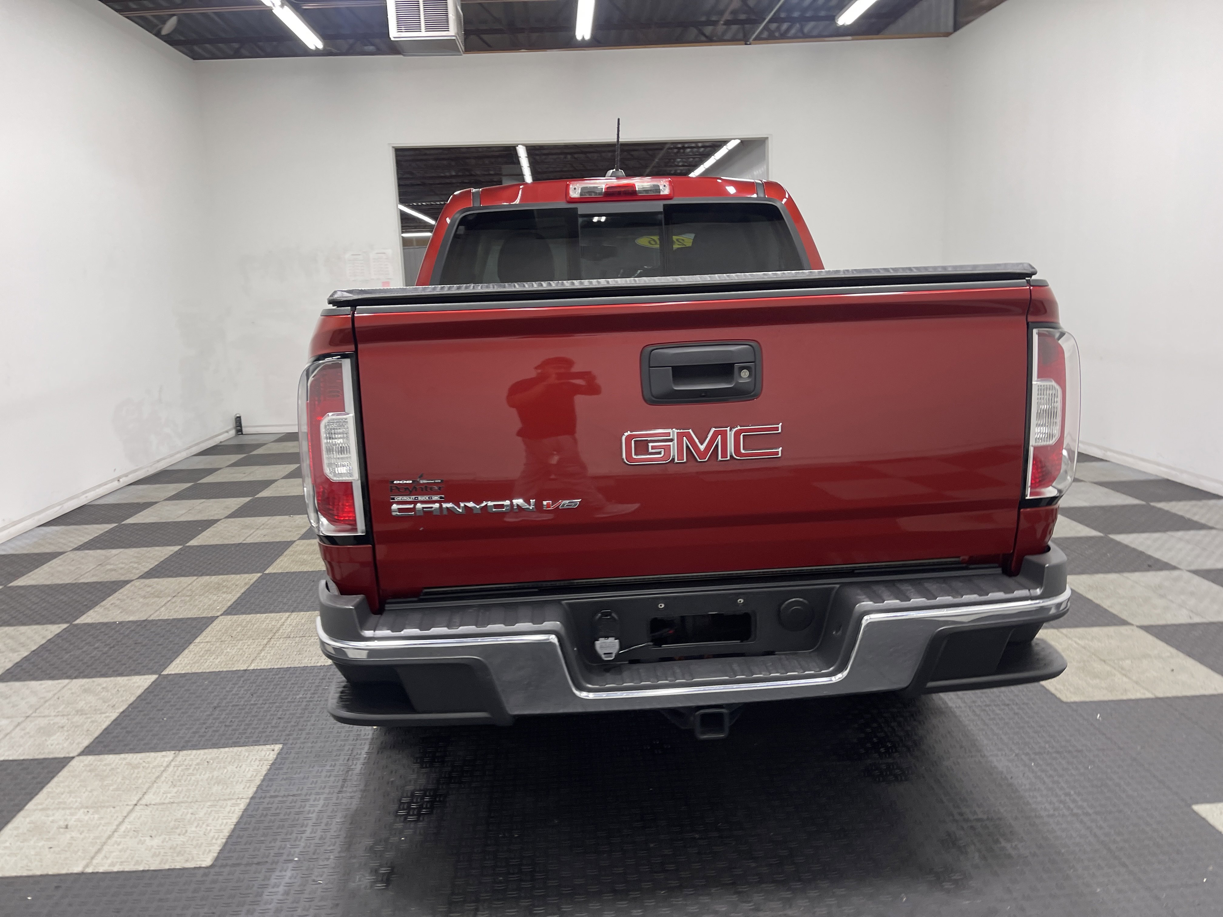 Used 2016 GMC Canyon SLE w/ SLE Convenience Package image 3