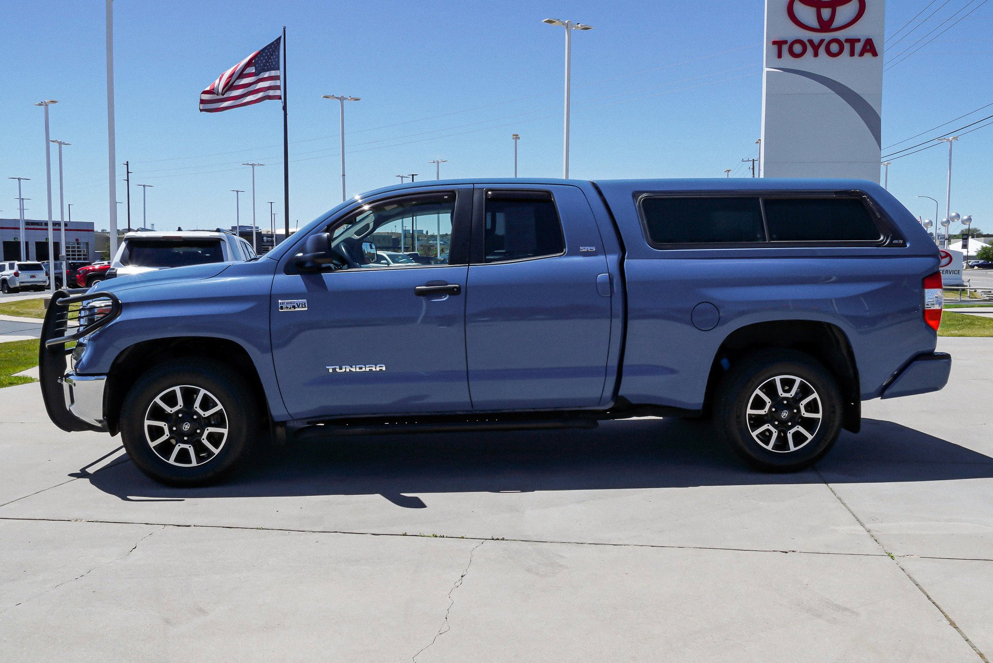 Certified 2018 Toyota Tundra SR5 w/ TRD Off Road Package AWD/4WD image 5