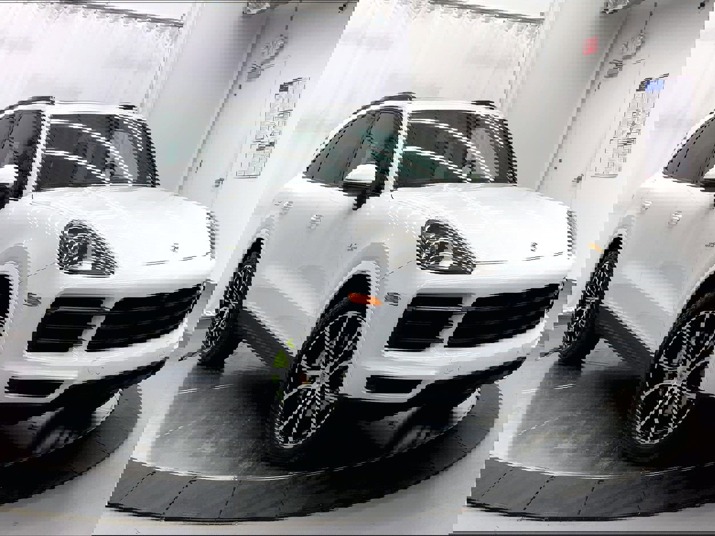 Used 2022 Porsche Cayenne E-Hybrid image 9