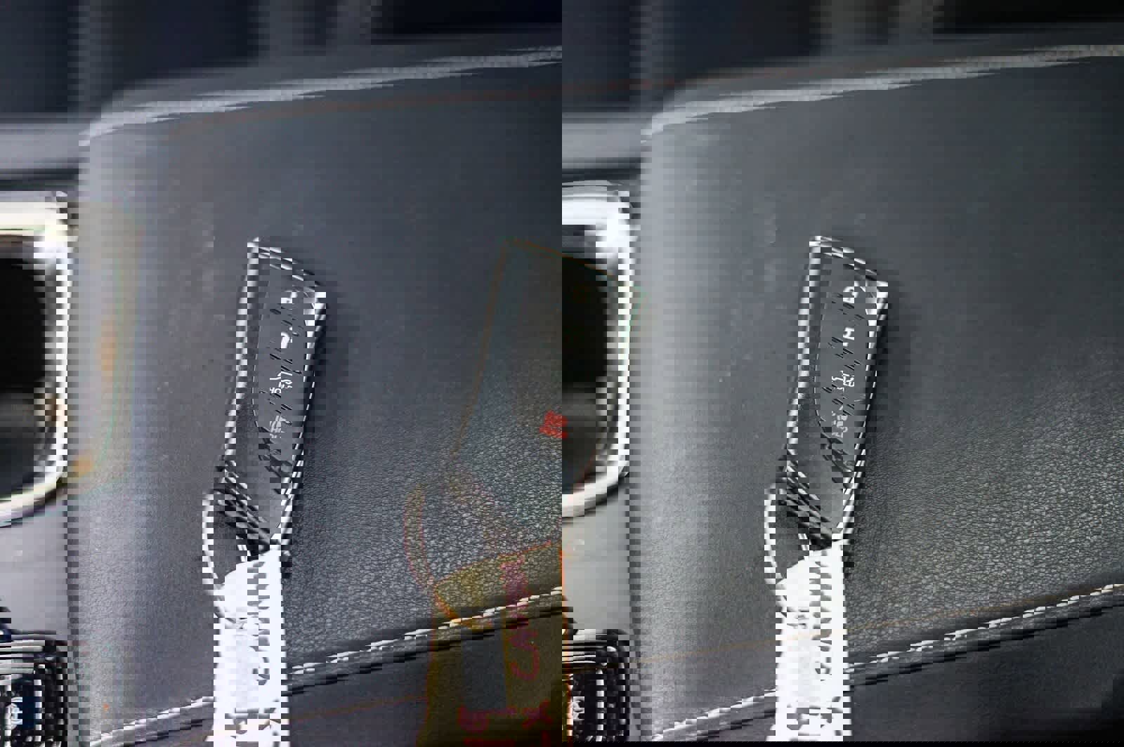 Used 2024 Lexus RX 450h Luxury w/ Convenience Package image 23