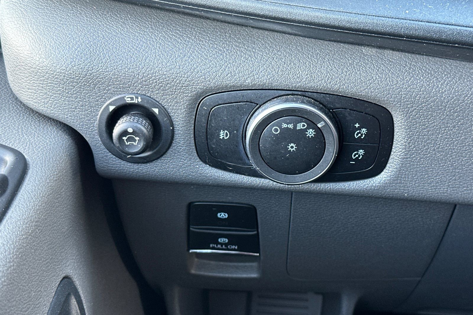 Used 2023 Ford Transit 350 XLT image 30