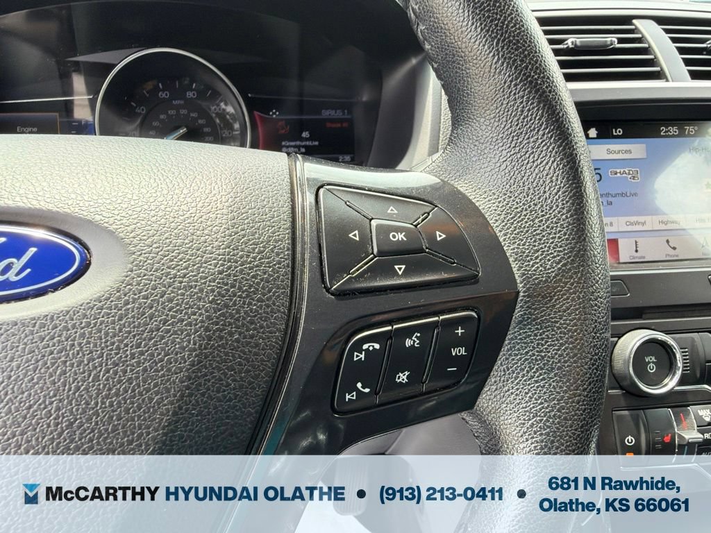 Used 2017 Ford Explorer XLT w/ Equipment Group 202A AWD/4WD image 28