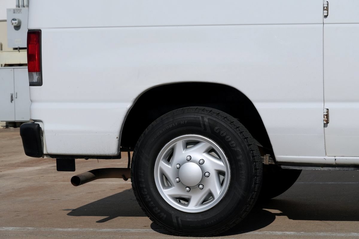 Used 2014 Ford E-150 and Econoline 150 w/ Power Group RWD image 26