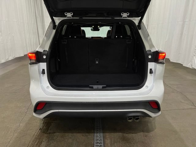 Used 2023 Toyota Highlander XSE AWD/4WD image 13