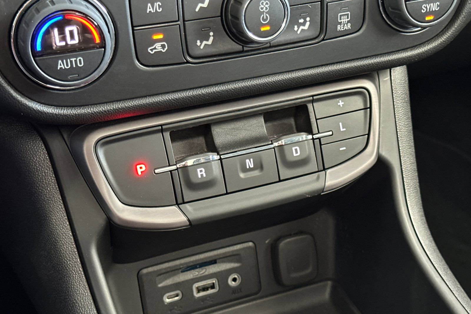 Used 2024 GMC Terrain AT4 w/ Tech Package image 21