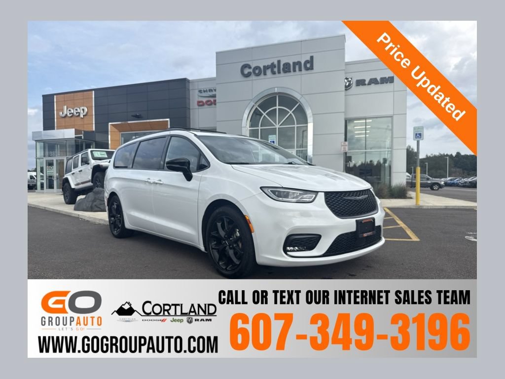 Used 2025 Chrysler Pacifica Limited FWD image 1