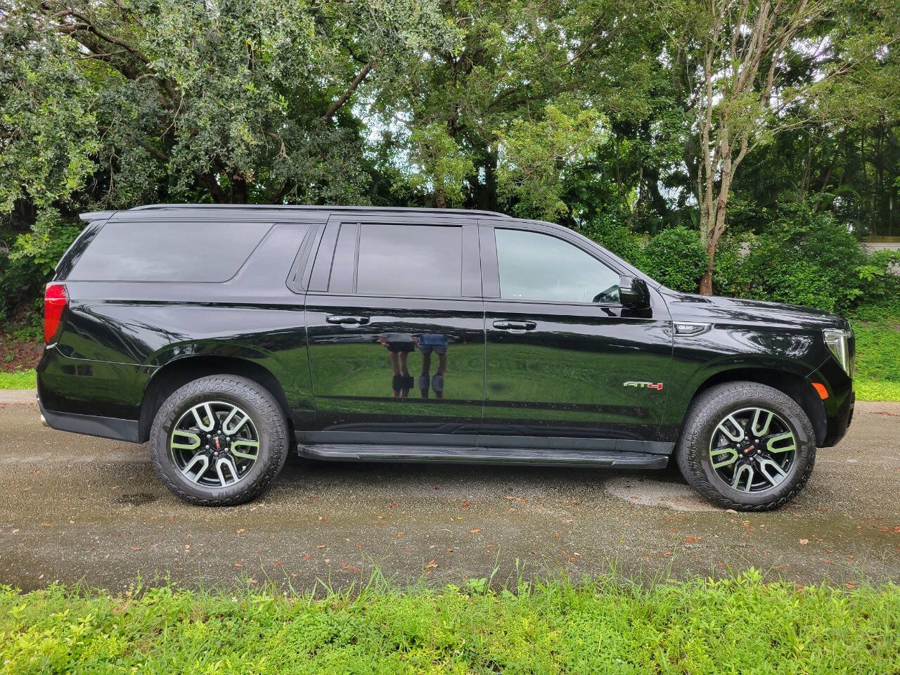 Used 2023 GMC Yukon XL AT4 AWD/4WD image 8