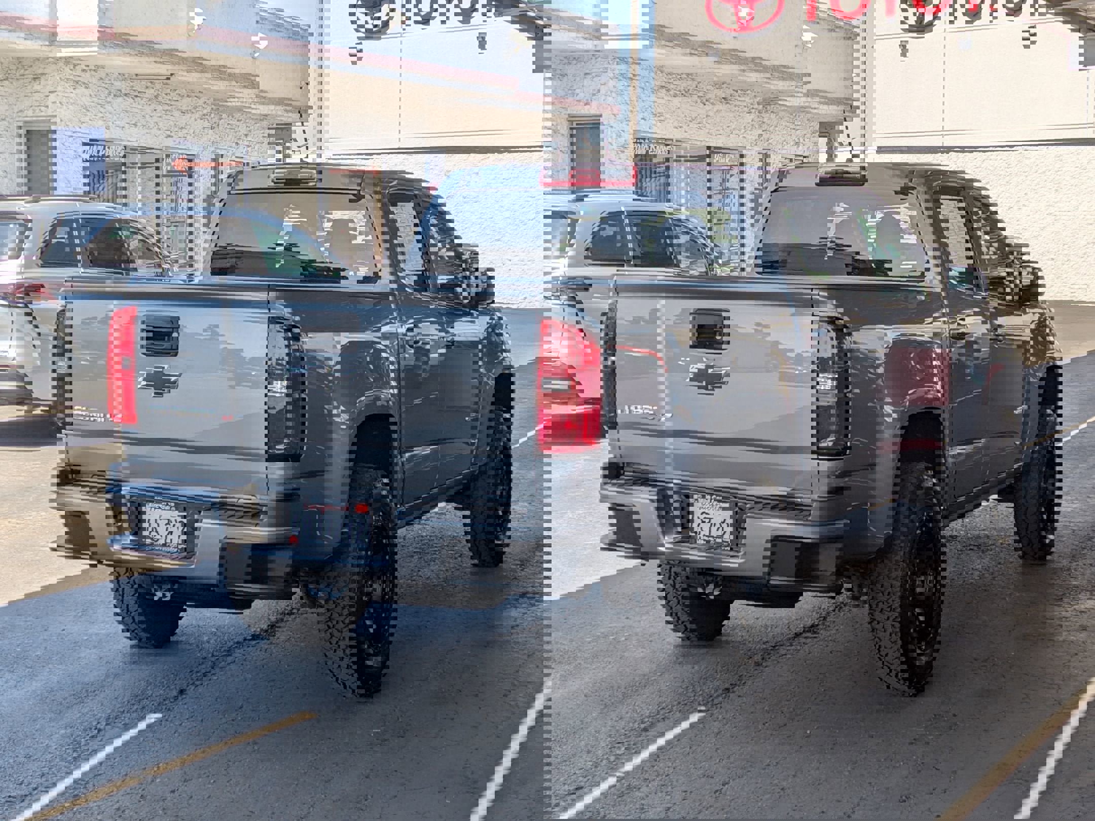 Used 2020 Chevrolet Colorado W/T w/ WT Convenience Package image 4