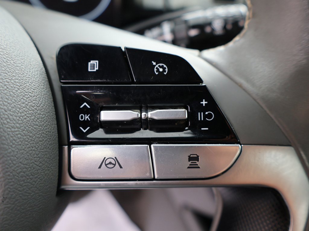 Used 2022 Hyundai Elantra SEL w/ Convenience Package image 38