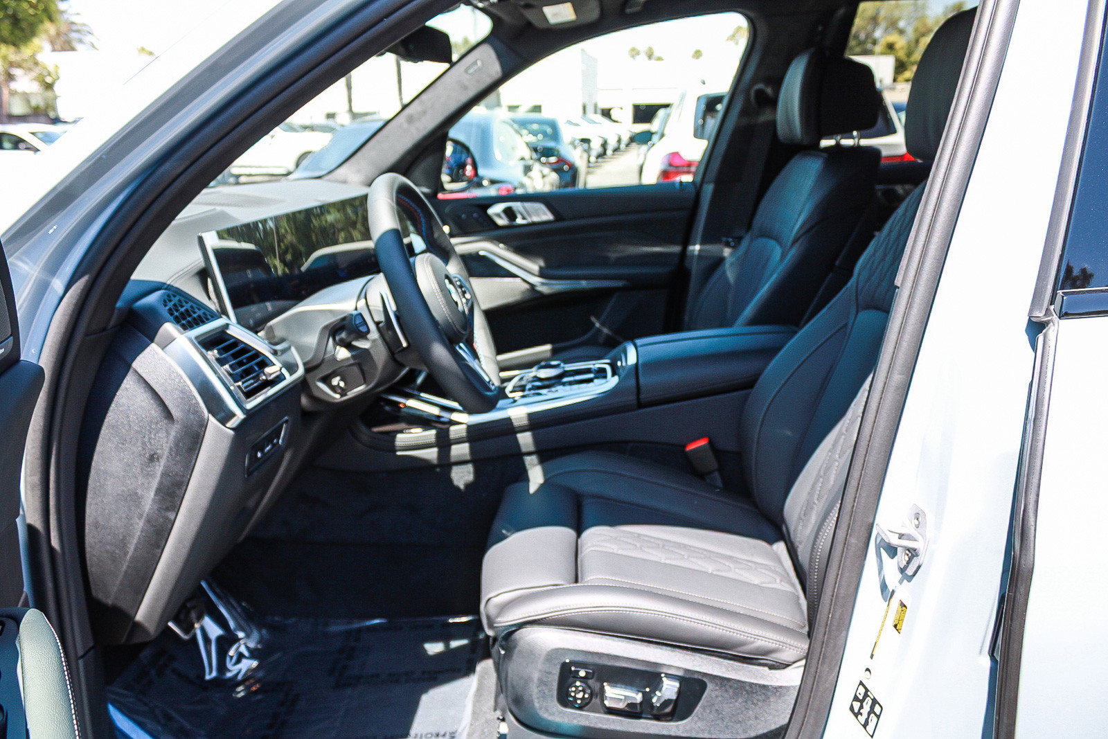 New 2027 BMW X7 M60i AWD/4WD image 16