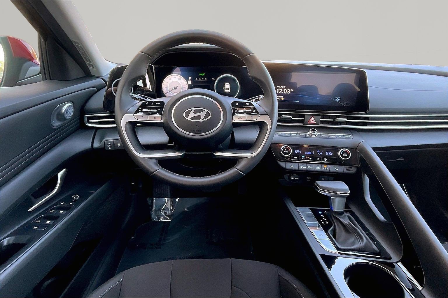 Used 2025 Hyundai Elantra SEL image 8
