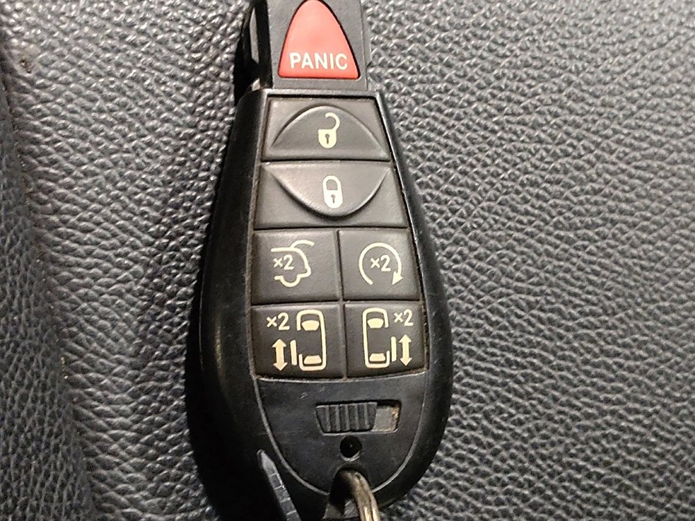 Used 2017 Dodge Grand Caravan SXT image 32