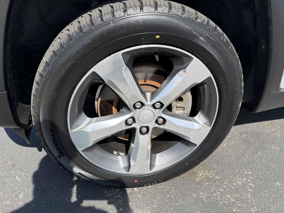 Used 2021 Jeep Grand Cherokee L Limited AWD/4WD image 8