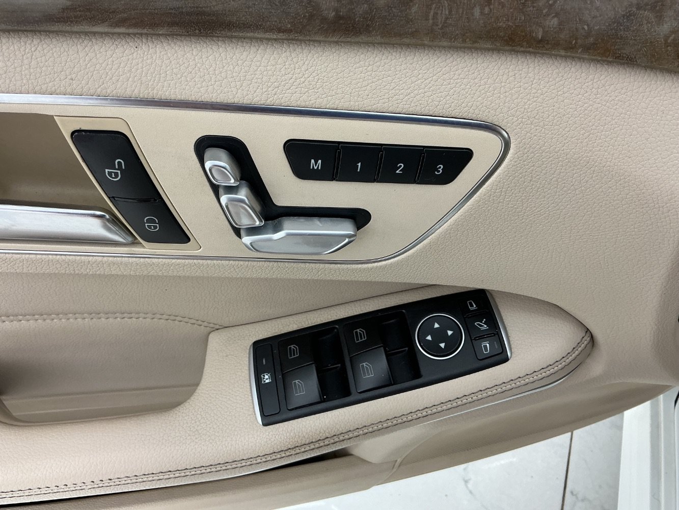 Used 2015 Mercedes-Benz E 350 4MATIC Sedan w/ Premium 1 Package image 37