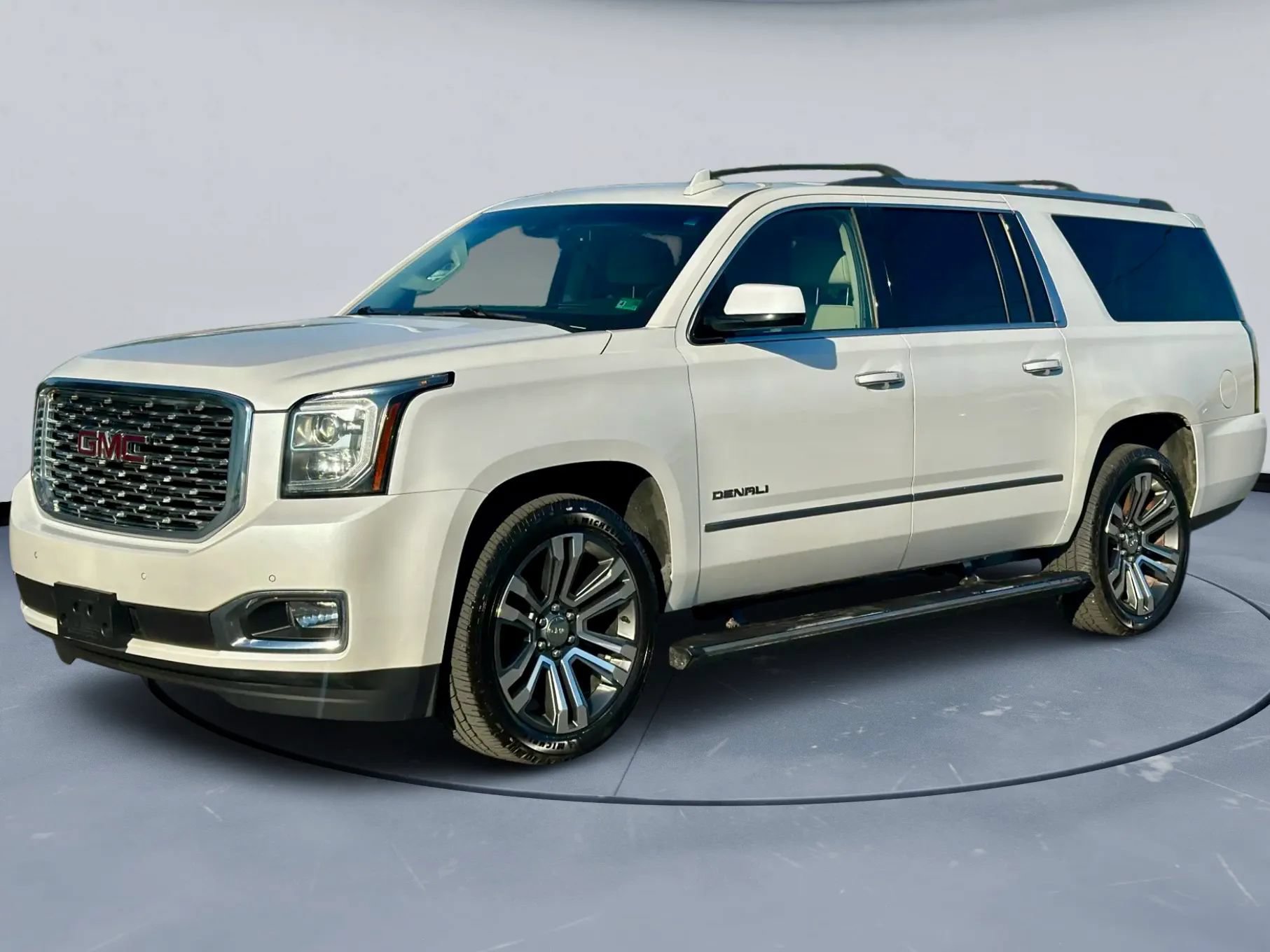 Used 2018 GMC Yukon XL Denali w/ Denali Ultimate Package AWD/4WD image 2