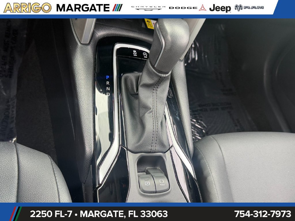 Used 2023 Toyota Corolla Cross XLE w/ Convenience Package FWD image 28
