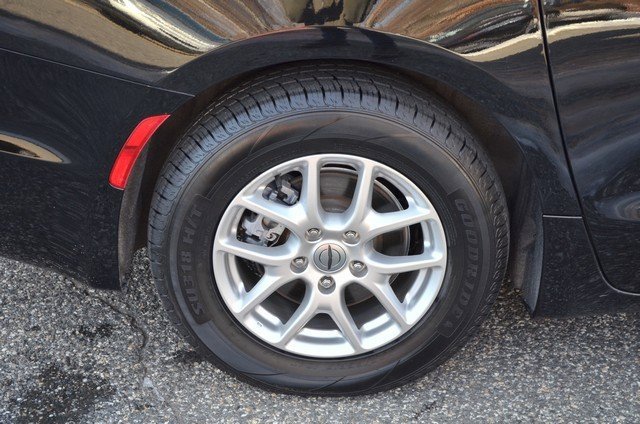 Used 2024 Chrysler Pacifica Touring-L image 11