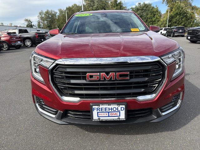 Used 2023 GMC Terrain SLE w/ Driver Convenience Package FWD image 30