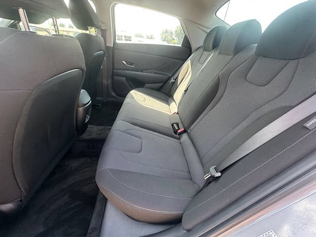 Used 2024 Hyundai Elantra SE FWD image 19