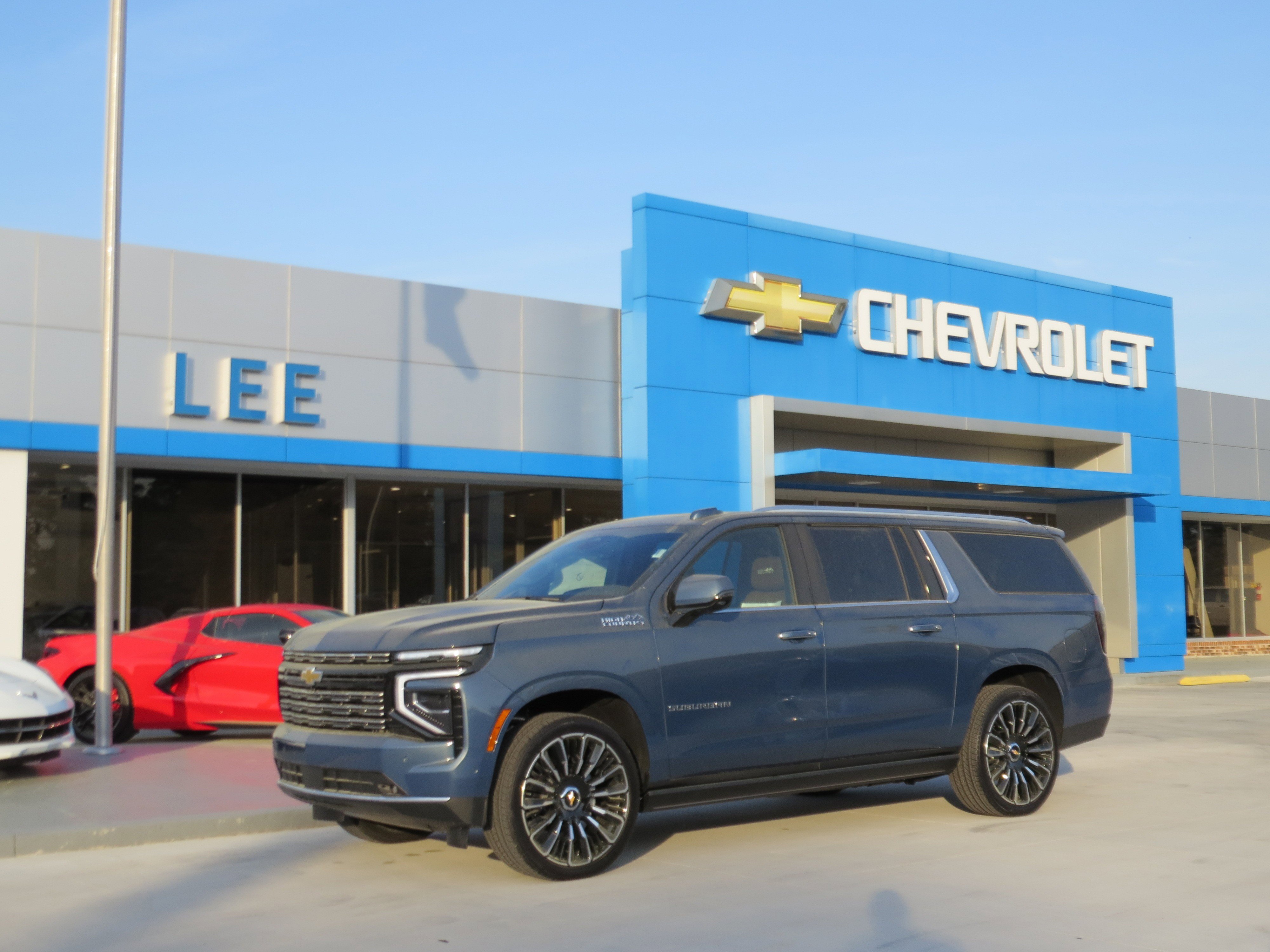 New 2026 Chevrolet Suburban High Country AWD/4WD image 1