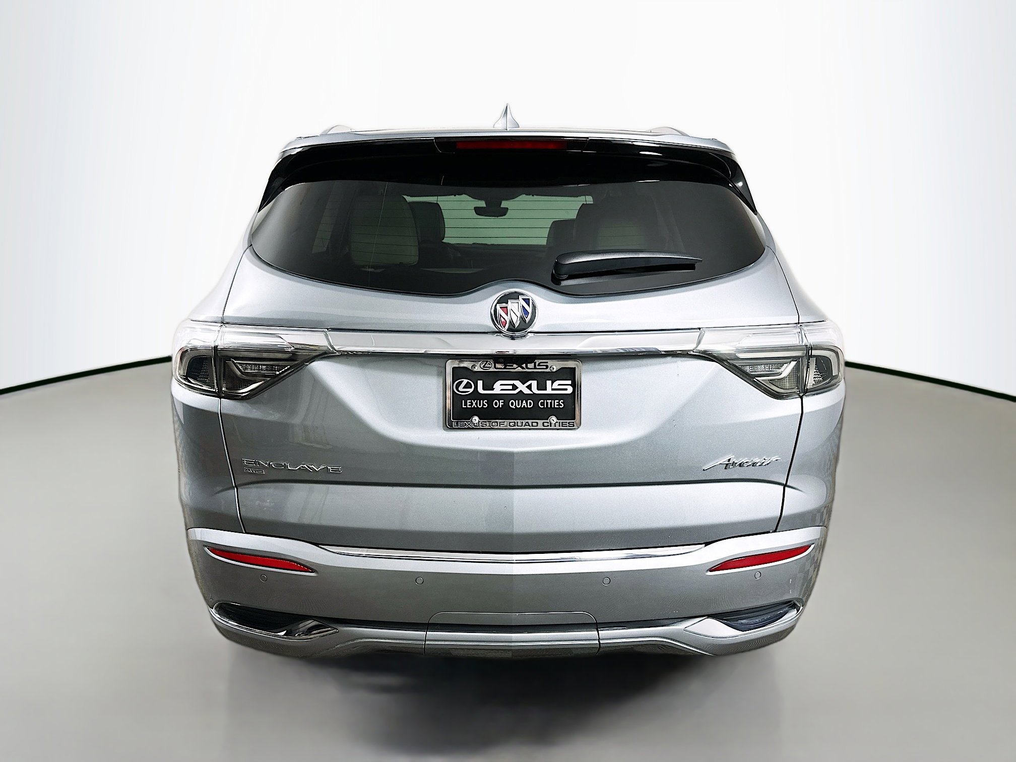 Used 2024 Buick Enclave Avenir w/ Avenir Technology Package AWD/4WD image 6