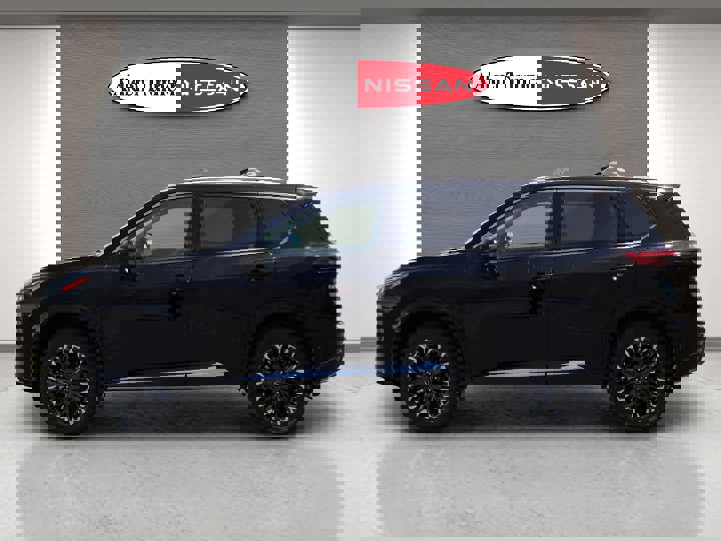 Used 2025 Nissan Rogue Platinum image 9