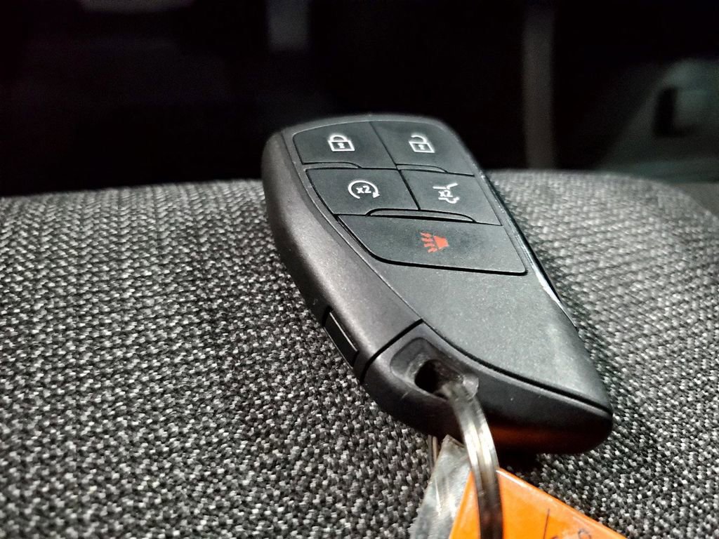 Used 2025 GMC Acadia Elevation image 33