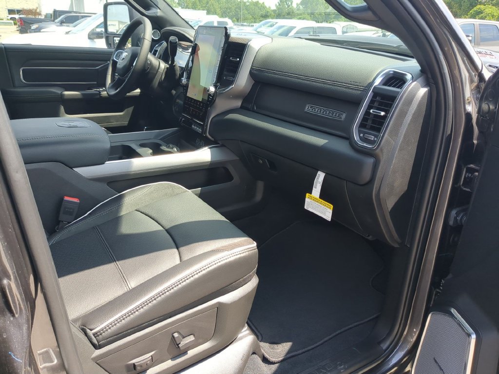 New 2026 RAM 2500 Laramie w/ Night Edition AWD/4WD image 37