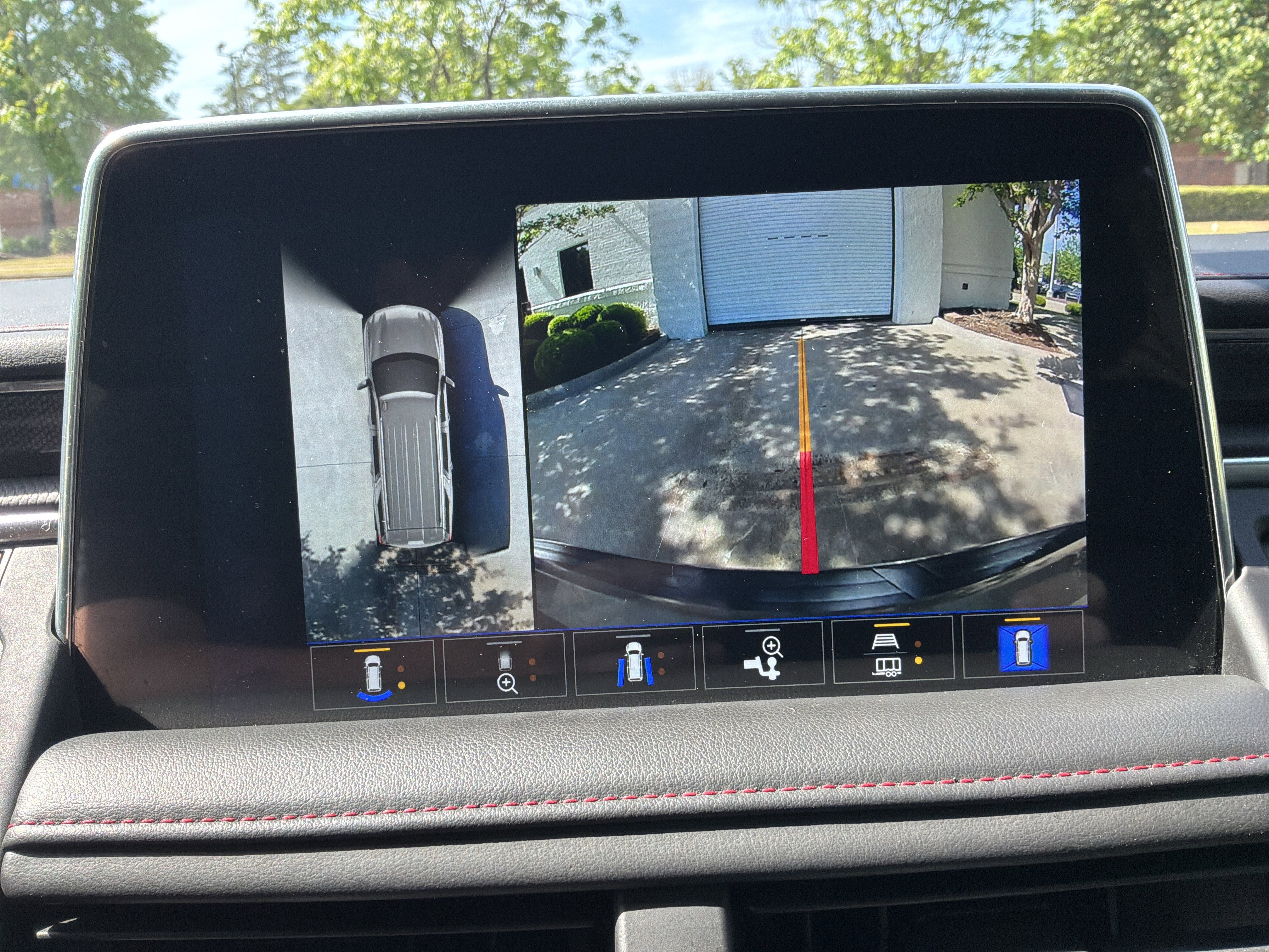 Used 2023 Chevrolet Tahoe RST w/ Luxury Package image 25