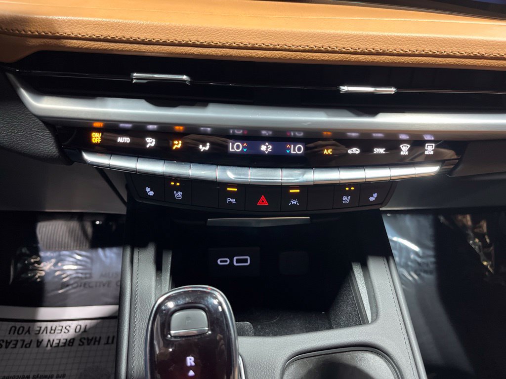 Used 2024 Cadillac XT4 Premium Luxury w/ Active Safety Package AWD/4WD image 36