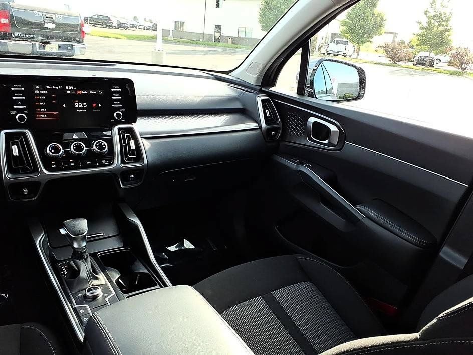 Used 2023 Kia Sorento LX AWD/4WD image 20