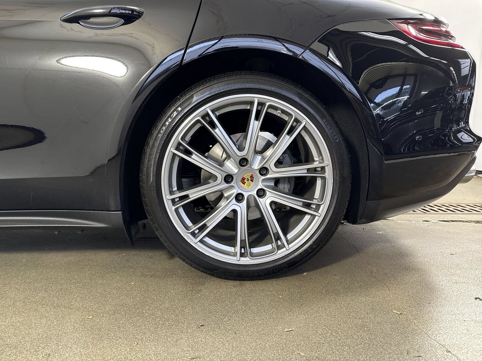 Used 2018 Porsche Panamera 4S AWD/4WD image 5