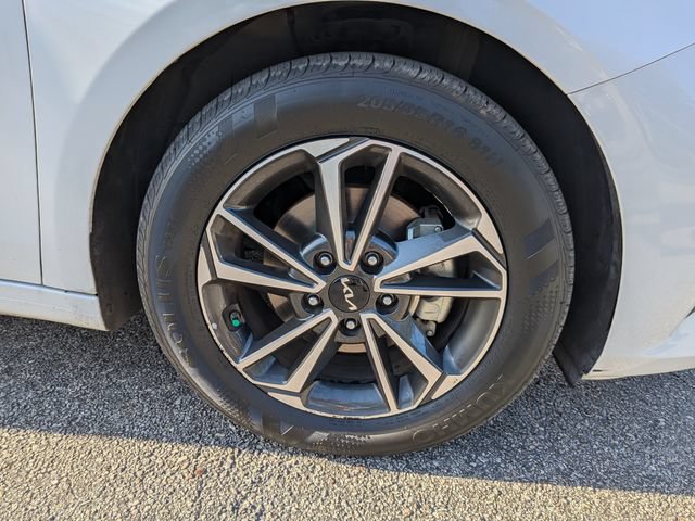 Certified 2024 Kia Forte LXS w/ LXS Technology Package FWD image 12