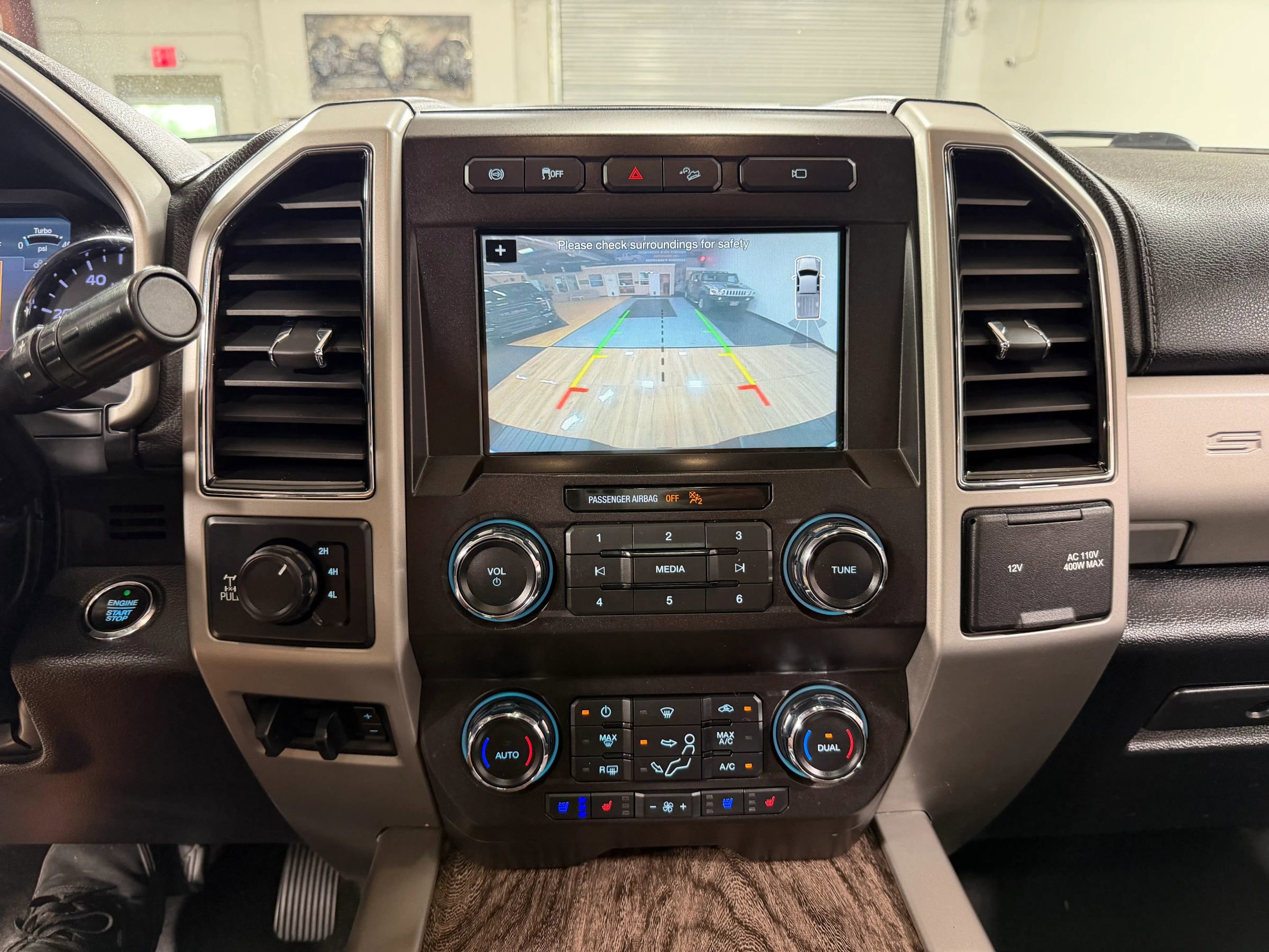 Used 2019 Ford F250 Lariat w/ Lariat Ultimate Package AWD/4WD image 22